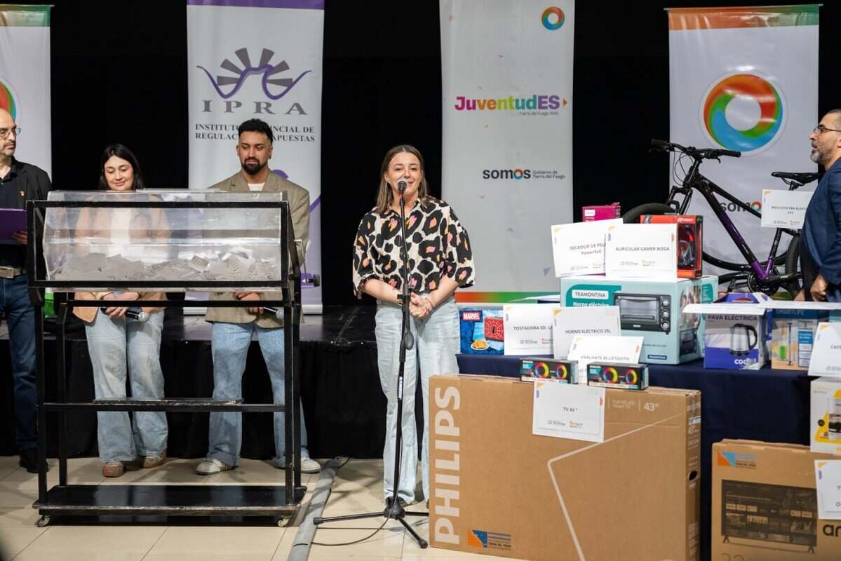 Gobierno realizó el sorteo de Impulso Egreso que alcanzó a 35 instituciones educativas