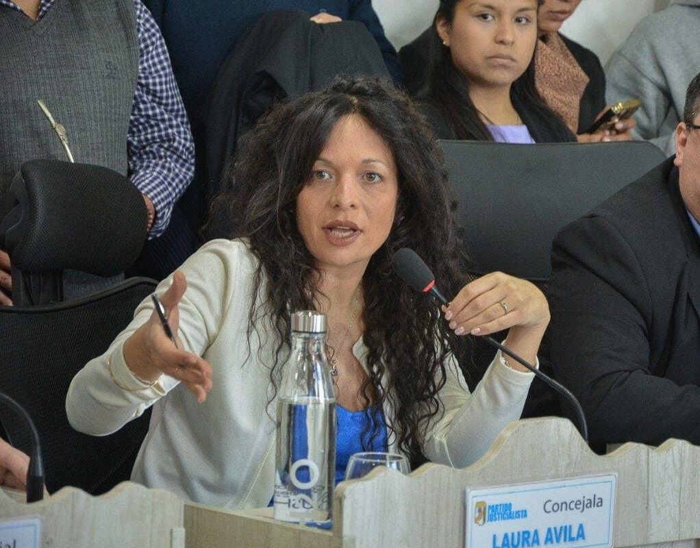Laura Avila: "Cuidar a las familias es cuidar a Ushuaia, y eso también implica que los varones se animen a controlarse a tiempo"