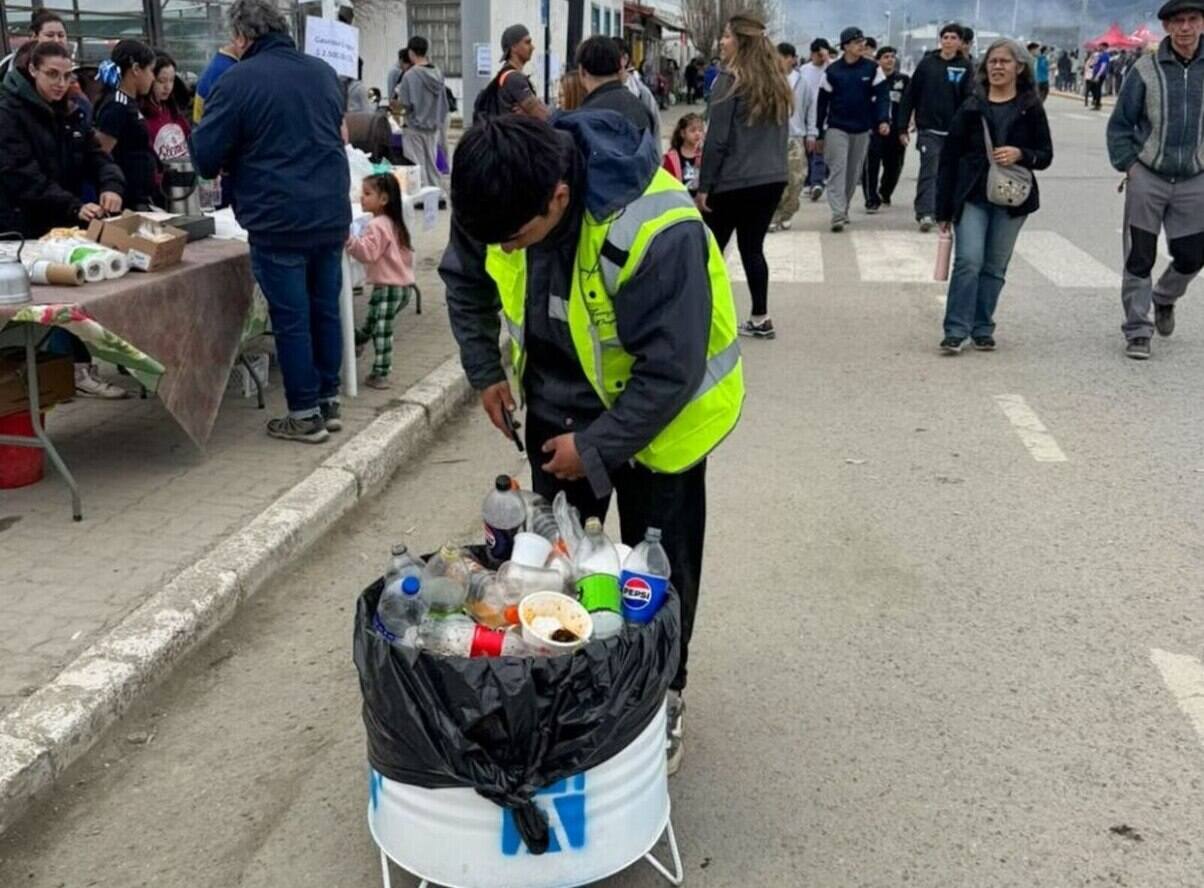 La Municipalidad de Ushuaia llevó adelante tareas de limpieza posterior al desfile del 142° Aniversario de Ushuaia