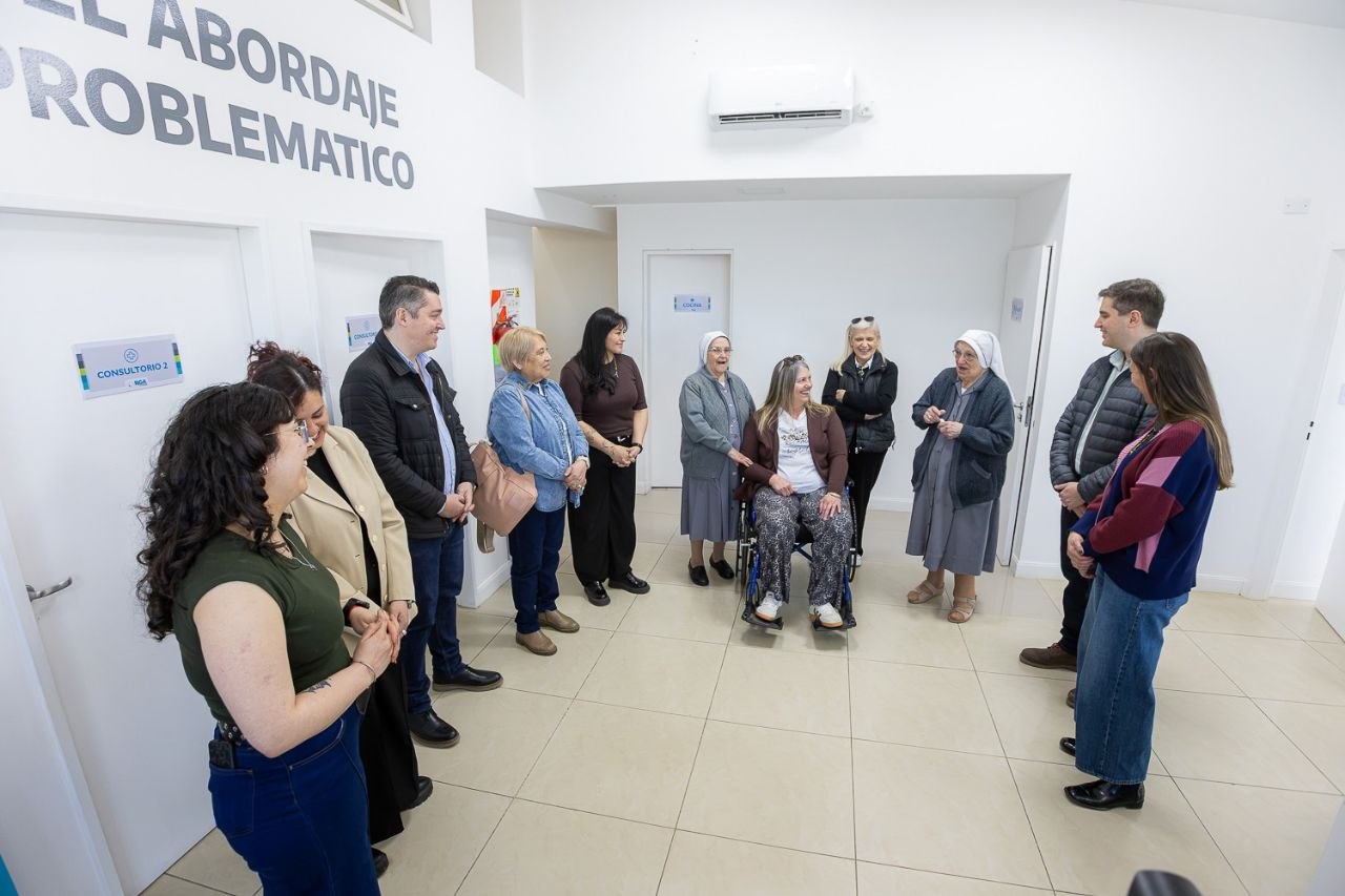 El Intendente recibió a la Hermana Carla Riva en el Centro Municipal que lleva su nombre